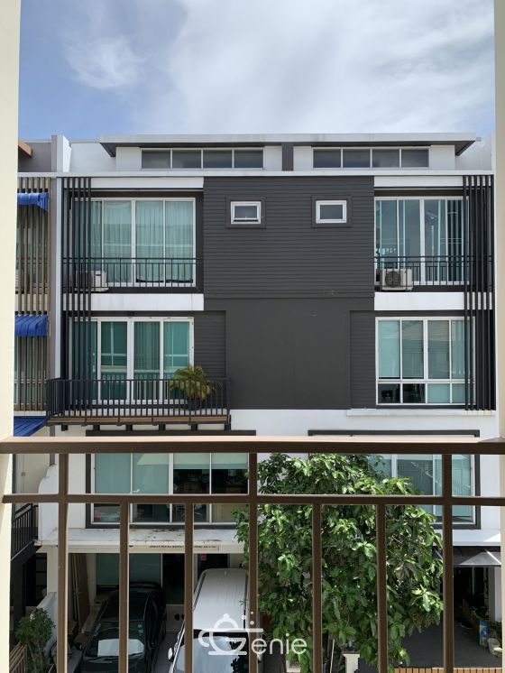 Townhome for rent sukhumvit 54 for rent , company register