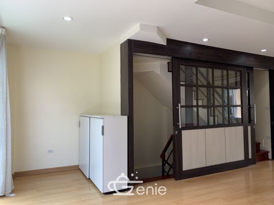 Townhome for rent sukhumvit 54 for rent , company register