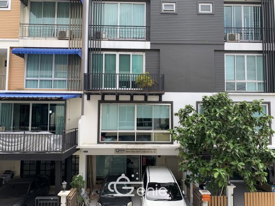 Townhome for rent sukhumvit 54 for rent , company register