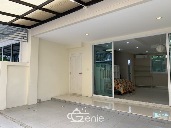 Townhome for rent sukhumvit 54 for rent , company register