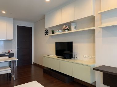 ปล่อยเช่า! Ivy Thonglor ในราคาเพียง 28,000บาท/เดือน 1 ห้องนอน 1 ห้องน้ำ 43ตรม. ห้องใหญ่อยู่สบาย ใกล้ BTS ทองหล่อ เฟอร์นิเจอร์ครบพร้อมเข้าอยู่