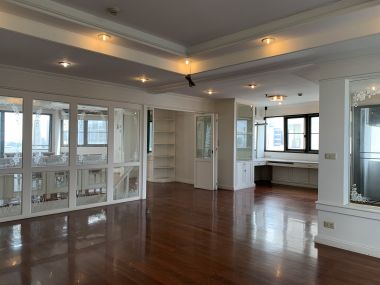 ขายคอนโด MODERN TOWN ขนาด 308 ตารางเมตร Type Duplex 3 นอน 5 น้ำ Walk in closet Build in.