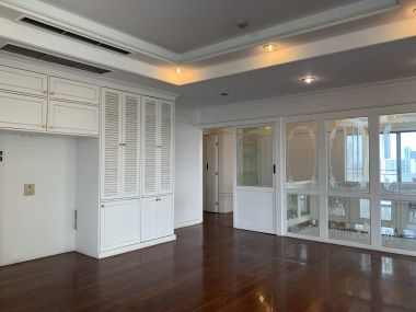 ขายคอนโด MODERN TOWN ขนาด 308 ตารางเมตร Type Duplex 3 นอน 5 น้ำ Walk in closet Build in.