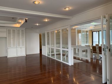 ขายคอนโด MODERN TOWN ขนาด 308 ตารางเมตร Type Duplex 3 นอน 5 น้ำ Walk in closet Build in.