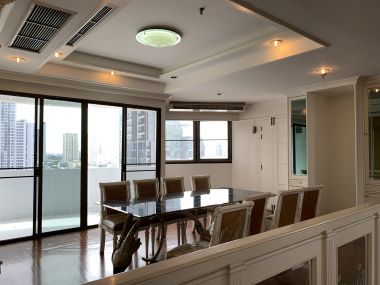 ขายคอนโด MODERN TOWN ขนาด 308 ตารางเมตร Type Duplex 3 นอน 5 น้ำ Walk in closet Build in.