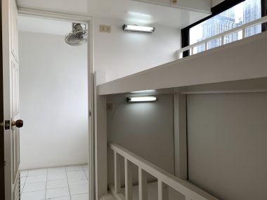 ขายคอนโด MODERN TOWN ขนาด 308 ตารางเมตร Type Duplex 3 นอน 5 น้ำ Walk in closet Build in.