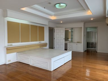 ขายคอนโด MODERN TOWN ขนาด 308 ตารางเมตร Type Duplex 3 นอน 5 น้ำ Walk in closet Build in.