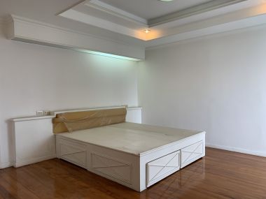 ขายคอนโด MODERN TOWN ขนาด 308 ตารางเมตร Type Duplex 3 นอน 5 น้ำ Walk in closet Build in.