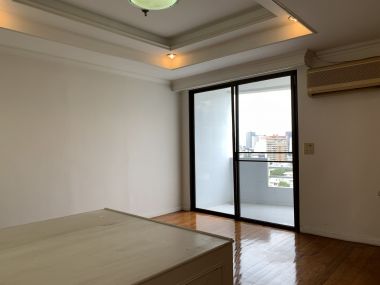 ขายคอนโด MODERN TOWN ขนาด 308 ตารางเมตร Type Duplex 3 นอน 5 น้ำ Walk in closet Build in.