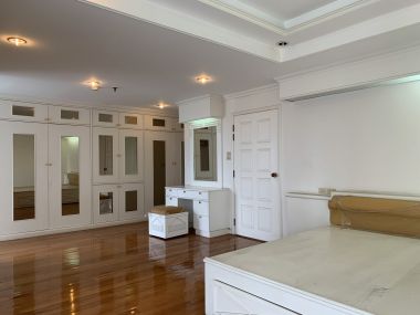 ขายคอนโด MODERN TOWN ขนาด 308 ตารางเมตร Type Duplex 3 นอน 5 น้ำ Walk in closet Build in.