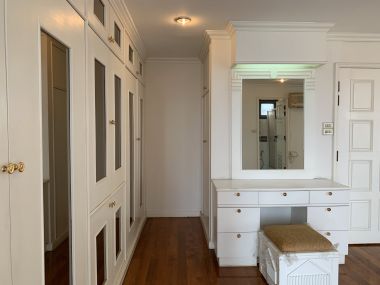 ขายคอนโด MODERN TOWN ขนาด 308 ตารางเมตร Type Duplex 3 นอน 5 น้ำ Walk in closet Build in.