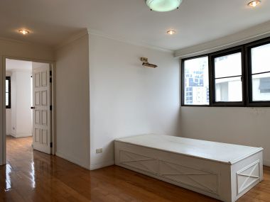 ขายคอนโด MODERN TOWN ขนาด 308 ตารางเมตร Type Duplex 3 นอน 5 น้ำ Walk in closet Build in.
