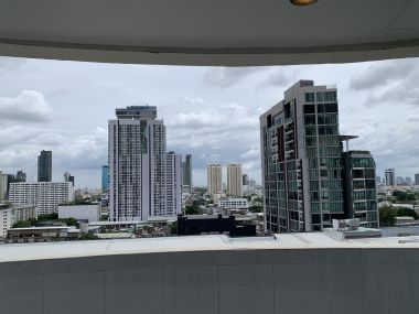 ขายคอนโด MODERN TOWN ขนาด 308 ตารางเมตร Type Duplex 3 นอน 5 น้ำ Walk in closet Build in.