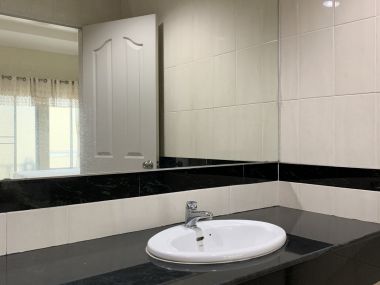 Townhouse For rent at Baanklangmuang The The Royal Monaco Monaco size 312 sqm. 3 Bedroom 4 Bathroom 25,000THB/month (can negotiate)