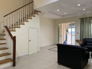 Townhouse For rent at Baanklangmuang The The Royal Monaco Monaco size 312 sqm. 3 Bedroom 4 Bathroom 25,000THB/month (can negotiate)