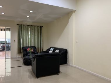 Townhouse For rent at Baanklangmuang The The Royal Monaco Monaco size 312 sqm. 3 Bedroom 4 Bathroom 25,000THB/month (can negotiate)