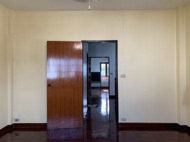 For sale / For rent Town House