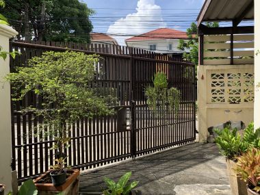 For sale / For rent Town House