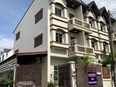 For sale / For rent Town House