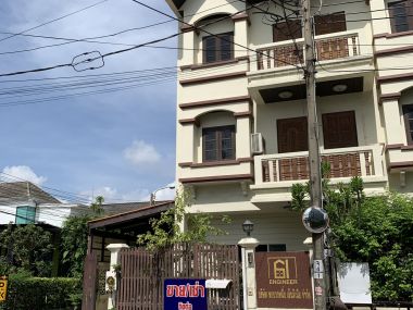 For sale / For rent Town House