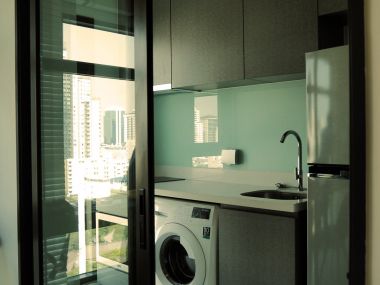 Well-designed one bedroom for rent with nice garden view at Rhythm Sukhumvit 36/38 (BTS Thonglor) by owner.