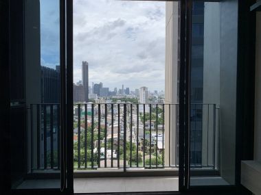 for rent at Whizdom Essence Sukhumvit 101 Fully furnished