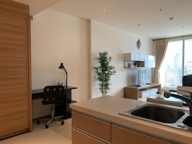 Foe sale at The Empire Place @ Sathorn Condo Style Chicago Art-Deco 1 Bedroom 1 Bathroom 8,900,000THB Transfer 50/50 Fully furnished