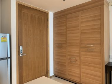 Foe sale at The Empire Place @ Sathorn Condo Style Chicago Art-Deco 1 Bedroom 1 Bathroom 8,900,000THB Transfer 50/50 Fully furnished