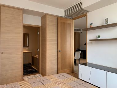 Foe sale at The Empire Place @ Sathorn Condo Style Chicago Art-Deco 1 Bedroom 1 Bathroom 8,900,000THB Transfer 50/50 Fully furnished