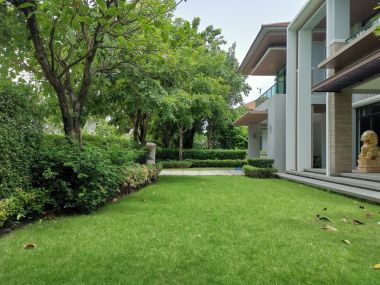 For sale House on Rama II road.  The grand Rama II