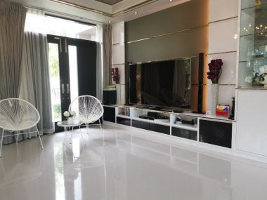 For sale House on Rama II road.  The grand Rama II