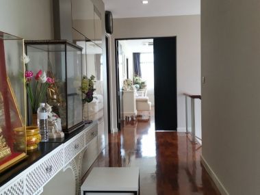 For sale House on Rama II road.  The grand Rama II