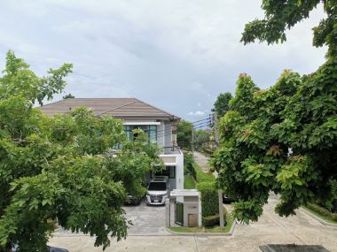 For sale House on Rama II road.  The grand Rama II