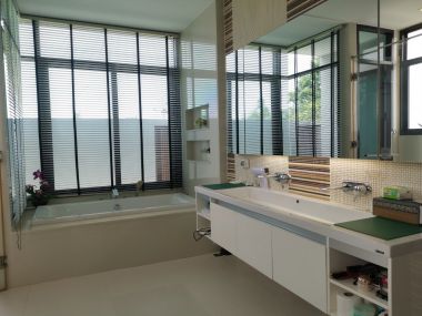 For sale House on Rama II road.  The grand Rama II