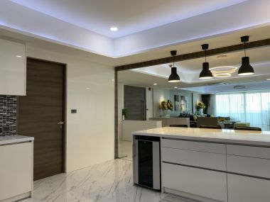 For sale! !! at Oriental Towers 3 Bedroom 3 Bathroom 38,000,000THB Transfer50/50 Fully furnished