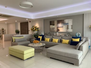 For sale! !! at Oriental Towers 3 Bedroom 3 Bathroom 38,000,000THB Transfer50/50 Fully furnished