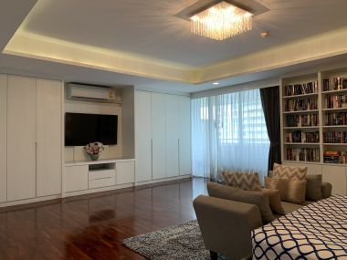 For sale! !! at Oriental Towers 3 Bedroom 3 Bathroom 38,000,000THB Transfer50/50 Fully furnished