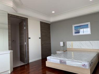 For sale! !! at Oriental Towers 3 Bedroom 3 Bathroom 38,000,000THB Transfer50/50 Fully furnished