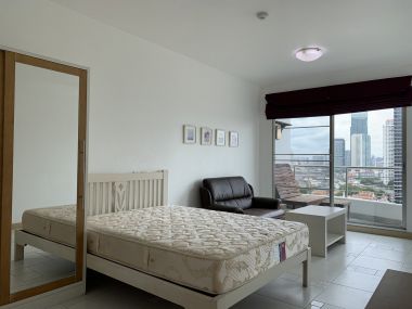 For sale! !! at Supalai River Place 3 Bedroom 3 Bathroom 3,000, 000THB Transfer50/50 Fully furnished