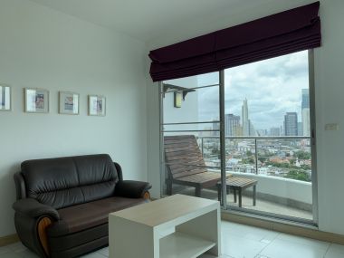 For sale! !! at Supalai River Place 3 Bedroom 3 Bathroom 3,000, 000THB Transfer50/50 Fully furnished