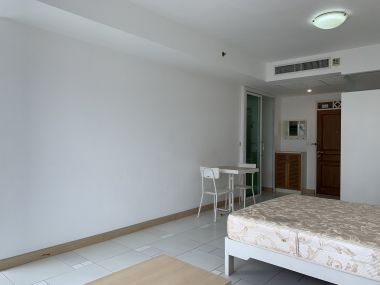 For sale! !! at Supalai River Place 3 Bedroom 3 Bathroom 3,000, 000THB Transfer50/50 Fully furnished