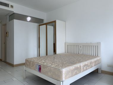 For sale! !! at Supalai River Place 3 Bedroom 3 Bathroom 3,000, 000THB Transfer50/50 Fully furnished