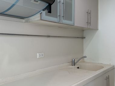 For sale! !! at Supalai River Place 3 Bedroom 3 Bathroom 3,000, 000THB Transfer50/50 Fully furnished