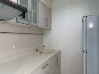 For sale! !! at Supalai River Place 3 Bedroom 3 Bathroom 3,000, 000THB Transfer50/50 Fully furnished