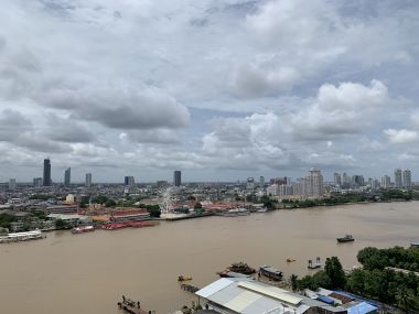 For sale! !! at Supalai River Place 3 Bedroom 3 Bathroom 3,000, 000THB Transfer50/50 Fully furnished