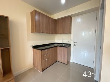 ห้องสวย 28 ตรม.ใกล้สุวรรณภูมิ แต่งสวย ราคานี้ไม่มีแล้ว เช่า 9,500 081-3755244