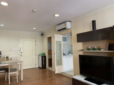 คอนโดให้เช่า Lumpini Suite Sukhumvit 41 ในราคาเพียง 25,000บาท/เดือน 1 ห้องนอน 41 ตรม. เฟอร์นิเจอร์ครบพร้อมเข้าอยู่