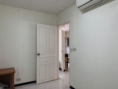 ** Hot Deal! ** For sale at Thonglor Tower 2,700,000THB 2 Bedroom 1 Bathroom Fully furnished