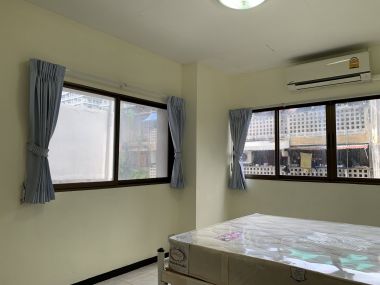 ** Hot Deal! ** For sale at Thonglor Tower 2,700,000THB 2 Bedroom 1 Bathroom Fully furnished