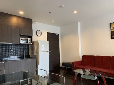 คอนโดให้เช่า ไอดีโอ คิว พญาไท ขนาด 1 ห้องนอน 1 ห้องน้ำ 50 ตรม. เฟอร์นิเจอร์ครบพร้อมเข้าอยู่